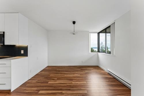 1203-2077 Nelson Street listing photo 8